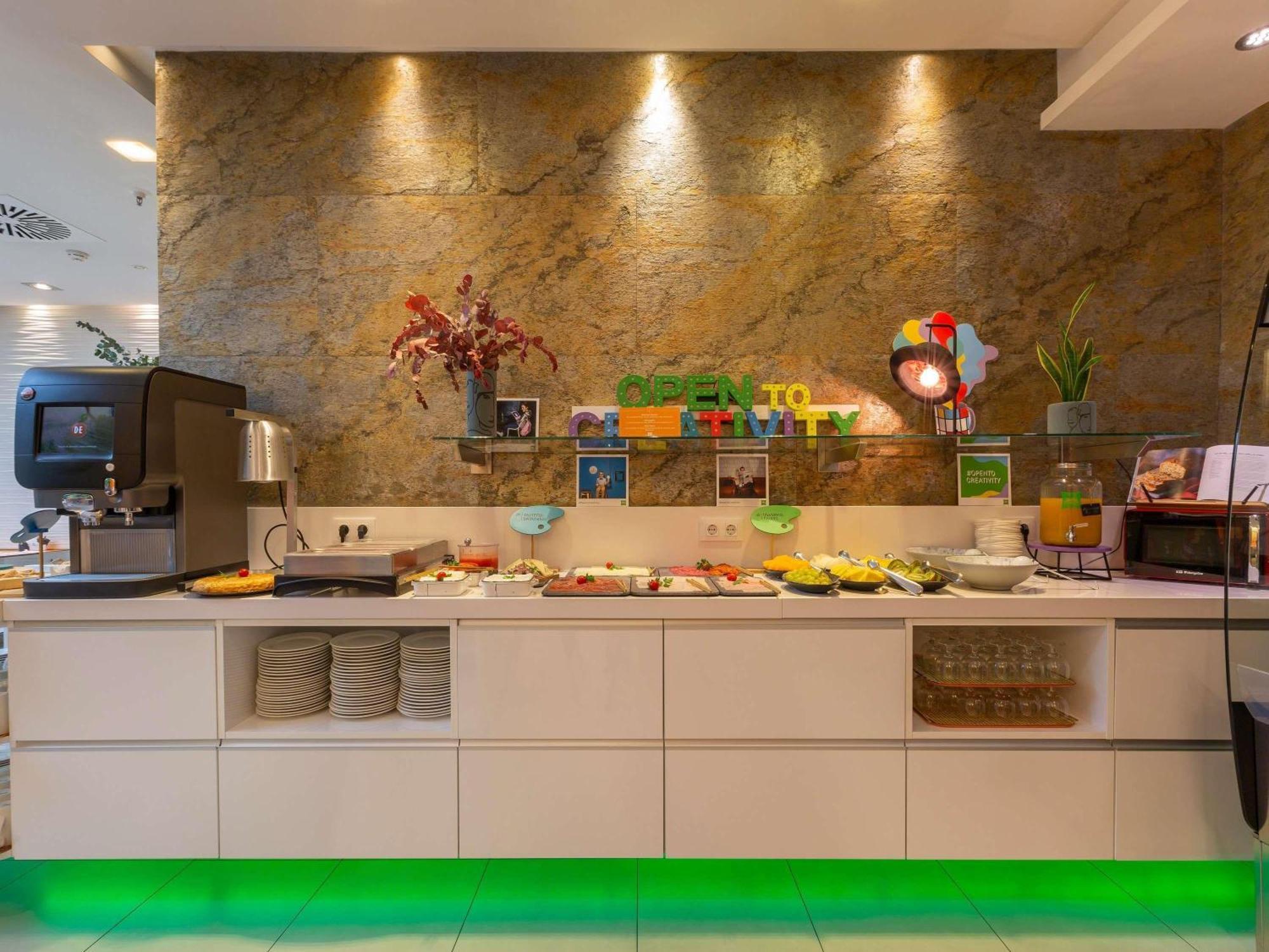 Ibis Styles Madrid Prado — Photos 2